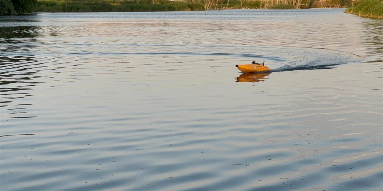 Nevşehir'de Patlayıcı Taşıyabilen Ve Su Altında Keşif Yapabilen Kamikaze Bot Geliştirildi