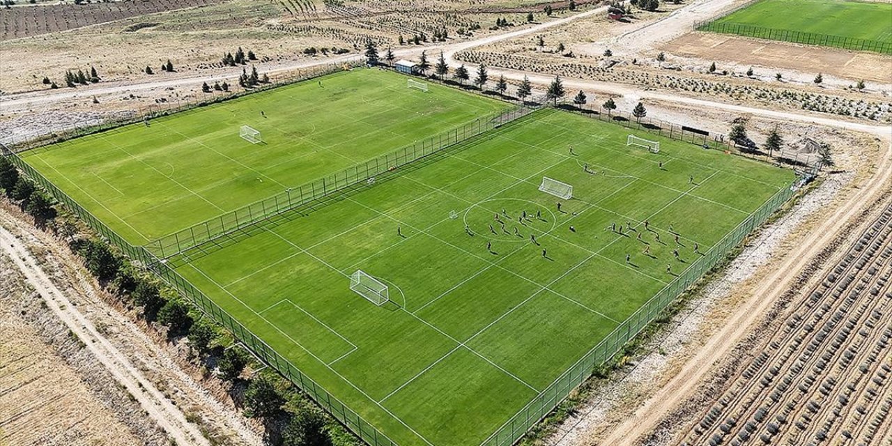 Davraz Dört Mevsim Yerli Ve Yabancı Ziyaretçi Ağırlıyor