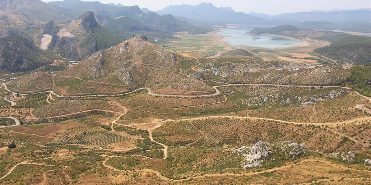 Isparta'da 4 Yıl Önce Yanan Ormanlık Alanlar Yeniden Yeşeriyor