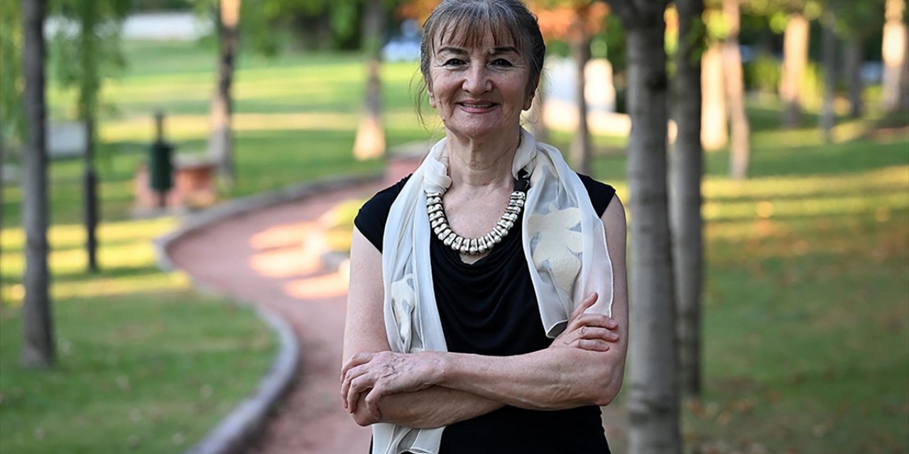 Balenin İzinde Bir Ömür: 77 Yaşındaki Kırgız Balerin Tokombayeva, Mesleğini Yeni Nesillere Aktarıyor