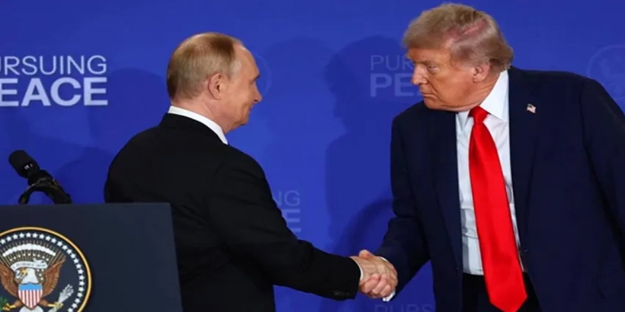 Trump-Putin Zirvesinde Skandal! Gizli Belgeler Otelde Yazıcıda Unutuldu!