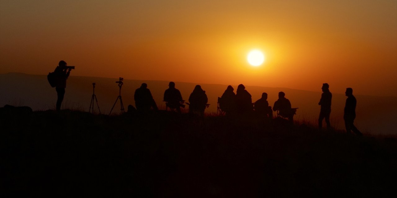 Bingöl'de Güneşin Doğuşu ve Batışını İzlemek İsteyenler 2 Bin 700 Rakımlı Şerafettin Dağları'na Çıkıyor