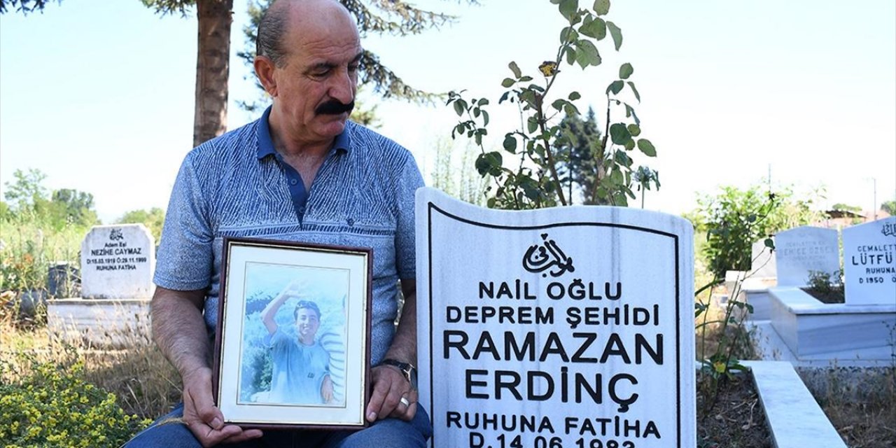 Aradan Geçen Yıllar Depremde Yitirdiği Oğluna Özlemini Artırıyor