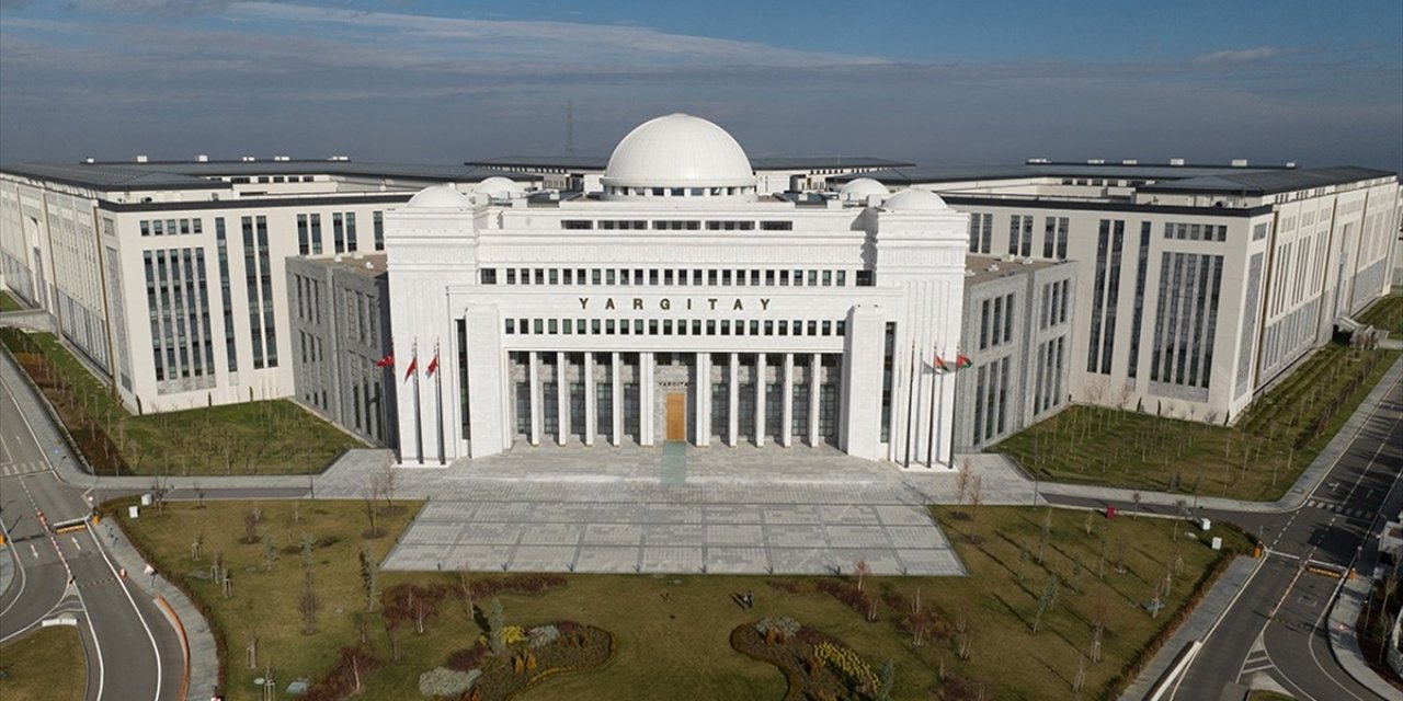 Yargıtay, Herkese Açık Hesaptan Alınan Fotoğrafların Paylaşılmasını "Kişisel Veri İhlali" Saydı