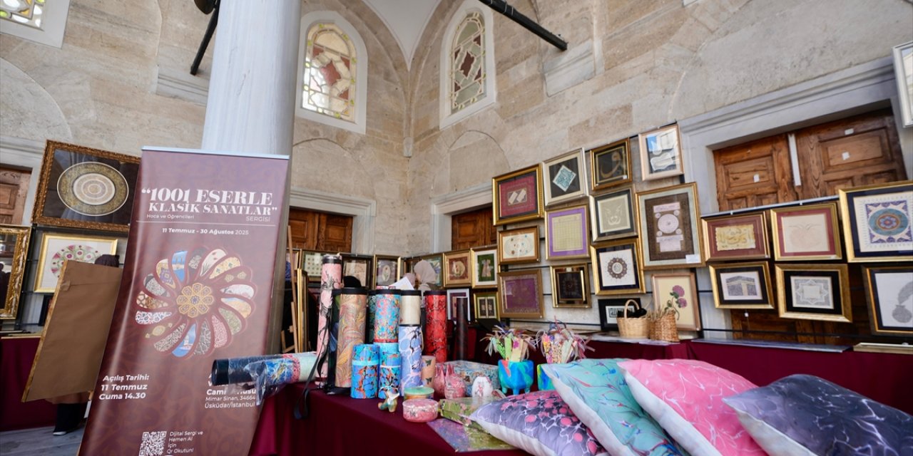 Üsküdar Valide-i Cedid Camisi'nin Avlusu Sanat Galerisine Dönüştü