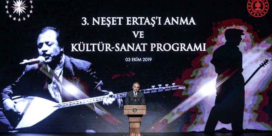 'Dünya Döndükçe, Neşet Ertaş Gönlümüzde Yankılanmaya Devam Edecektir'