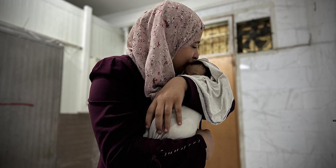 Gazze Şeridi'nde 2 Aylık Rasil Bebek Yetersiz Beslenme Nedeniyle Hayatını Kaybetti
