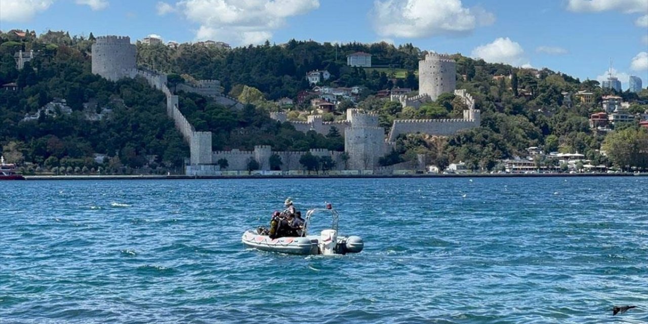 İstanbul Boğazı'ndaki Yarışmada Kaybolan Rus Yüzücüyü Arama Çalışmaları Sürüyor