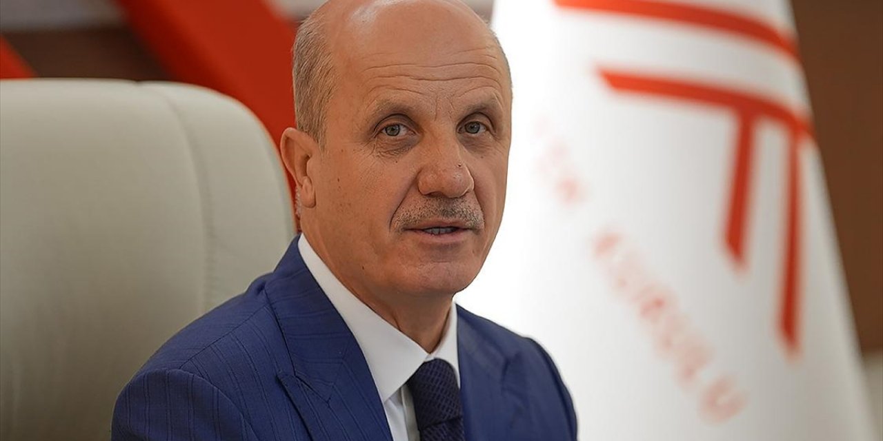 YÖK Başkanı Özvar, "Uluslararası Öğrencilerin Üniversitelere Sınavsız Yerleştirildiği" İddialarını Yalanladı