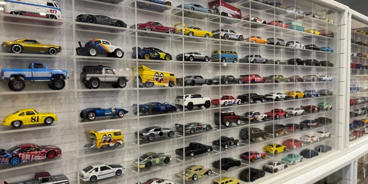 Yılların Tutkusu 2 Binden Fazla Oyuncak Arabadan Oluşan Koleksiyona Dönüştü