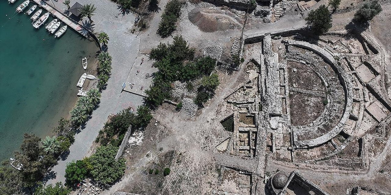 Mersin'de Kelenderis Antik Kenti'ndeki Kalenin Giriş Kapısı ve Merdiveni Bulundu