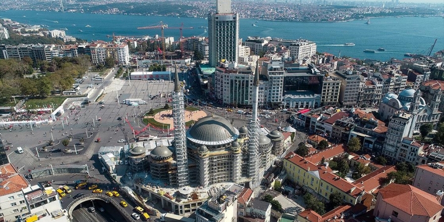 Taksim Camisi'nin İnce İşçiliğinin Yüzde 35'i Tamamlandı