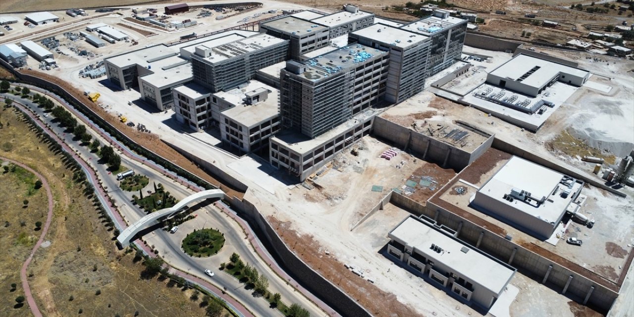 Doğu'da Daha Kaliteli ve Konforlu Hizmet İçin Hastaneler Yükseliyor