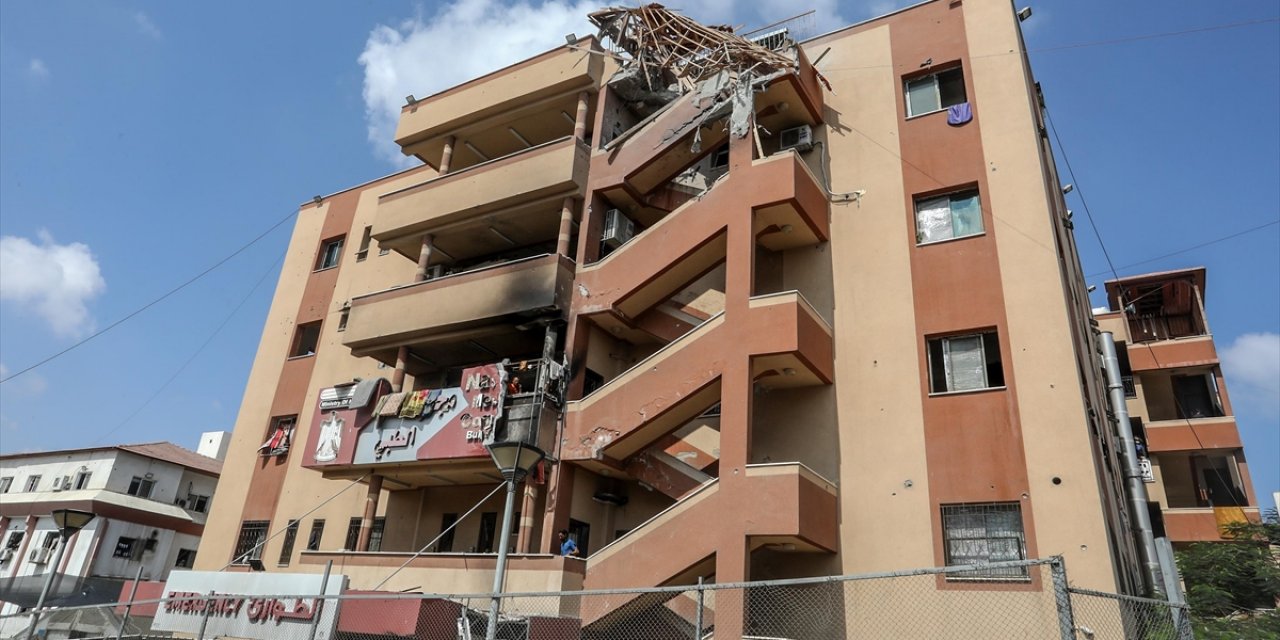 Yeni Elde Edilen Görüntü, İsrail'in Nasır Hastanesi'ne Üst Üste Üç Saldırı Düzenlediğini Ortaya Koydu