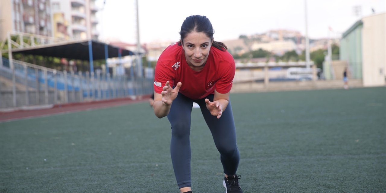 Ön Yargıları Kırarak Güreşte Tarih Yazan Evin, Olimpiyat Madalyasıyla Mindere Veda Etmek İstiyor