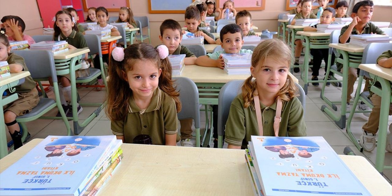 Minik Öğrencilerin Okul Sıralarındaki Yolculuğu "Uyum" İle Başlayacak