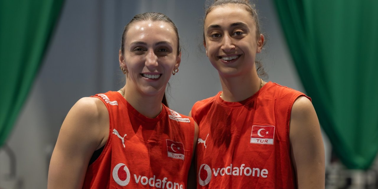 Milli Voleybolcular Aslı Kalaç Ve Elif Şahin, Slovenya Maçını Kazanacaklarına İnanıyor
