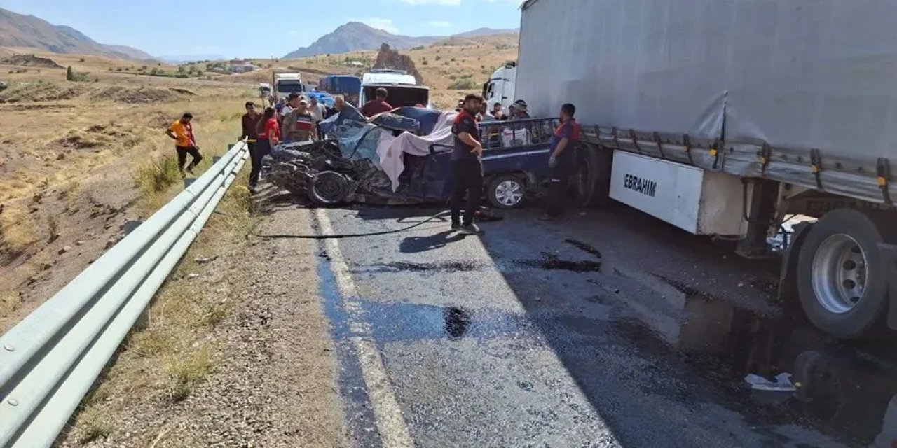 Hakkari'de Katliam Gibi Kaza: 4 Ölü, 2 Yaralı