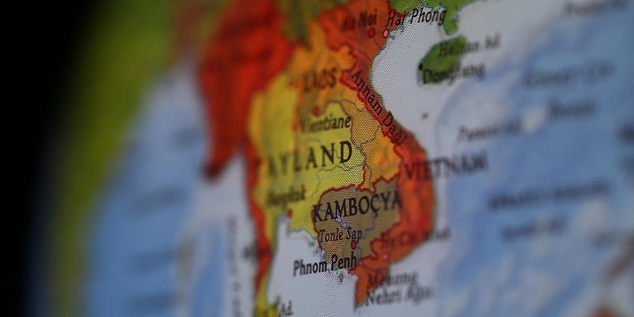 Kamboçya İle Krizin Ardından Tayland Siyasetinde Etkili Şinavatra Ailesinin Geleceği Tehlikede