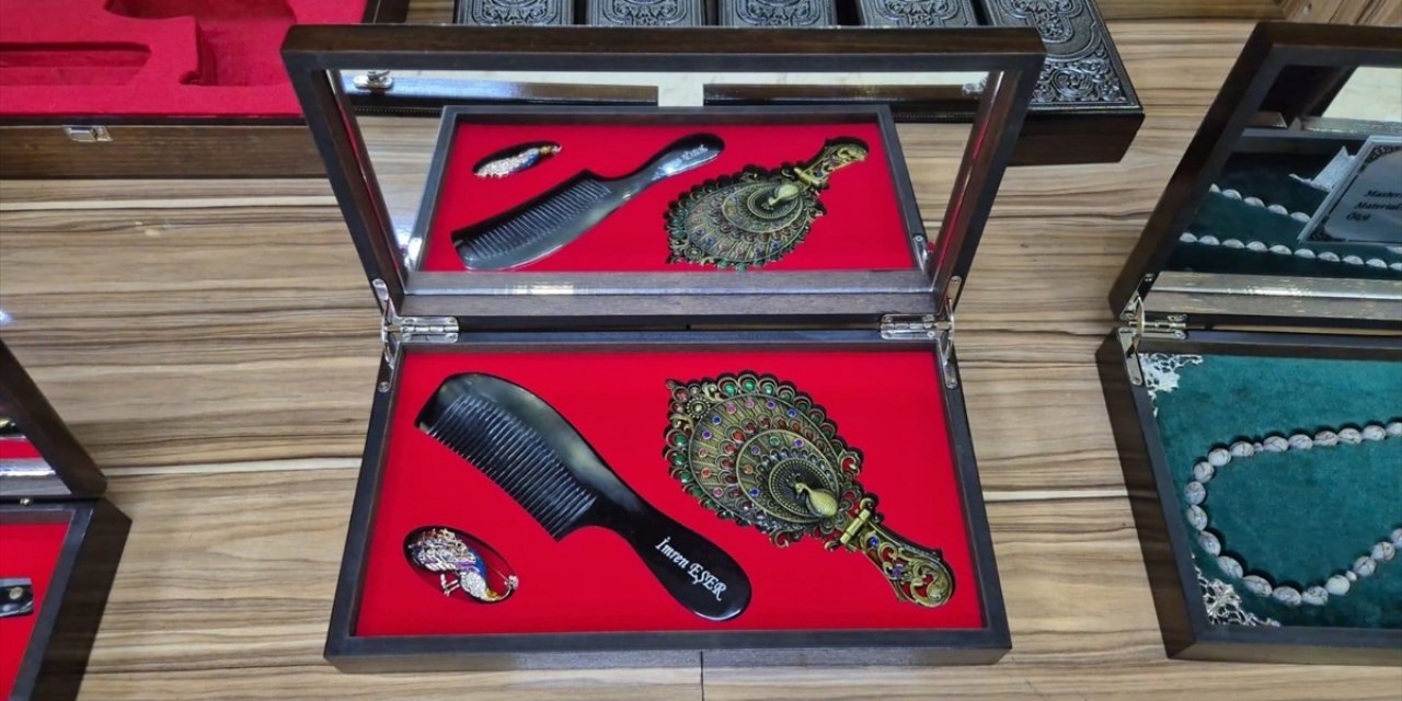 Devlet Sanatçısı Ahşap Ustası, Sivas'ın El Sanatlarına Özel Tasarımlarla Değer Katıyor