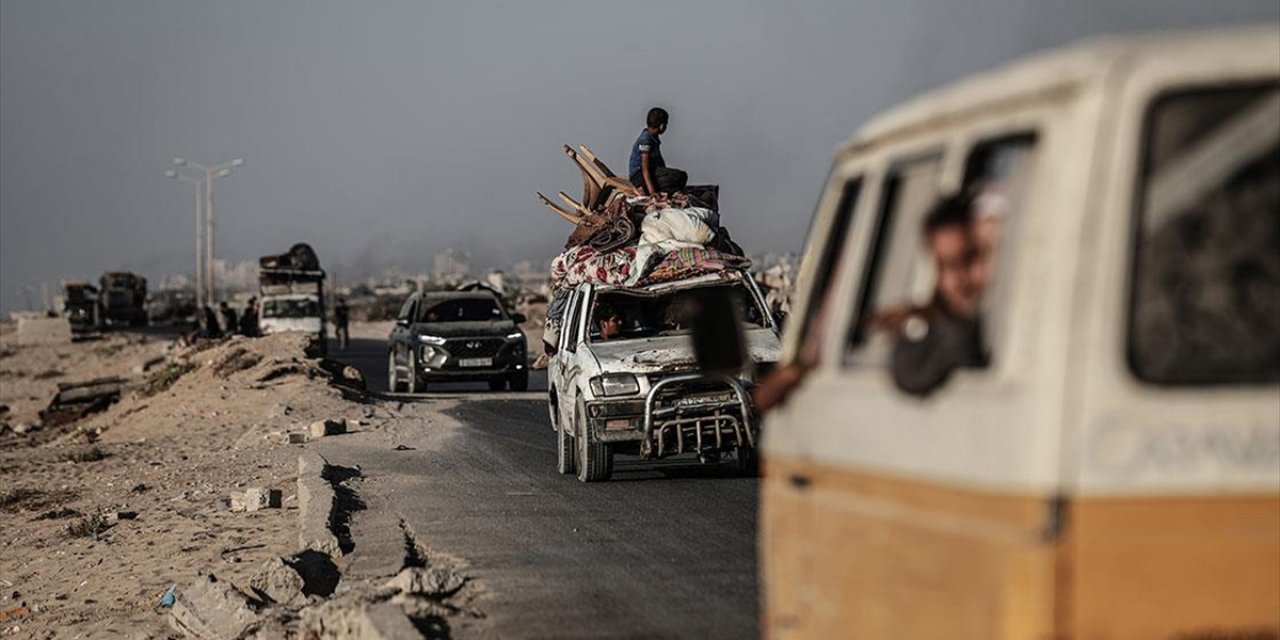 BM, İsrail'in Gazze'de Saldırılarını Artırarak Daha Fazla İnsanı Göçe Zorladığını Bildirdi