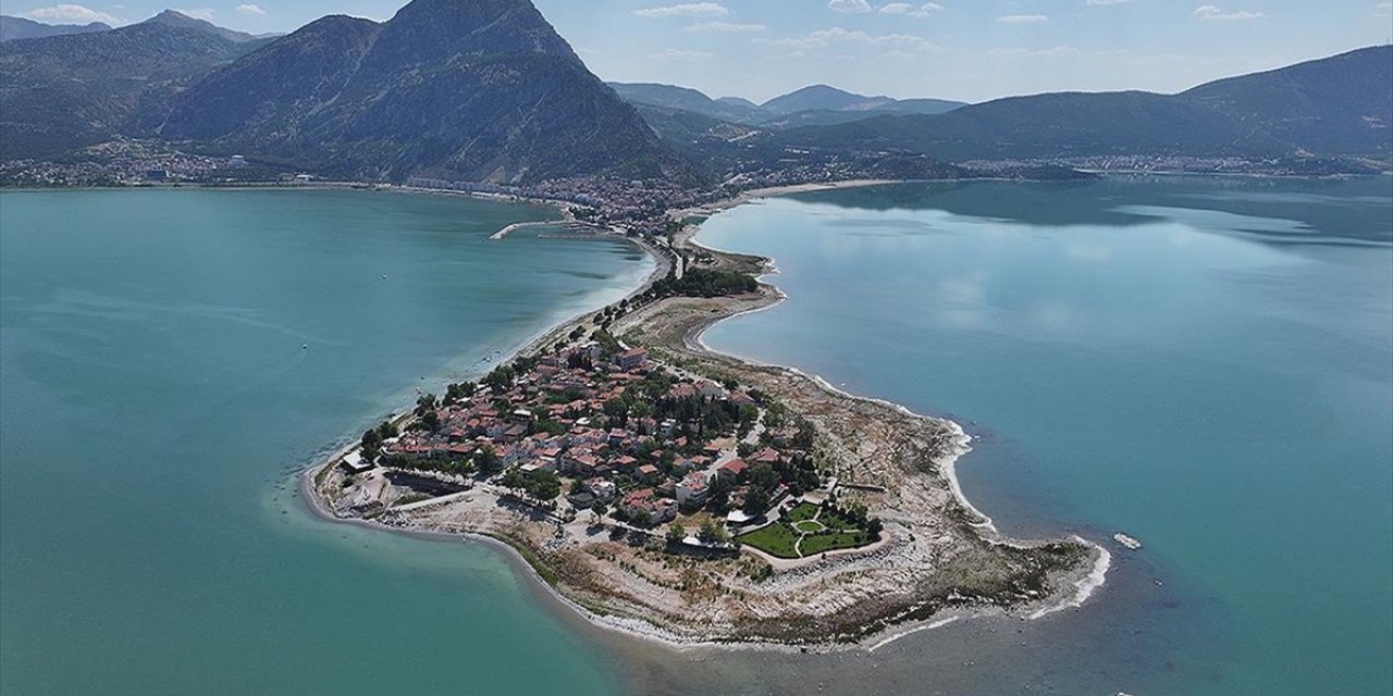 Eğirdir Gölü'ne Can Suyu Verecek Proje İçin İmzalar Atıldı