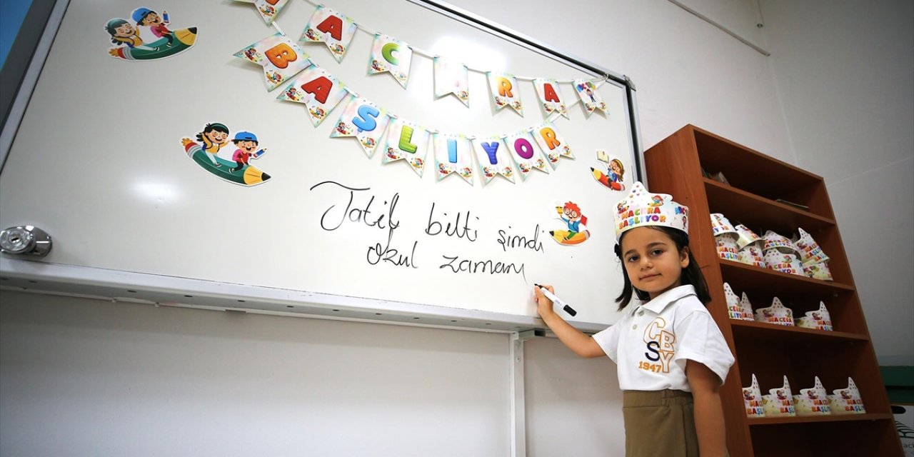 Türkiye Genelindeki Yaklaşık 18 Milyon Öğrenci Dersbaşı Yaptı