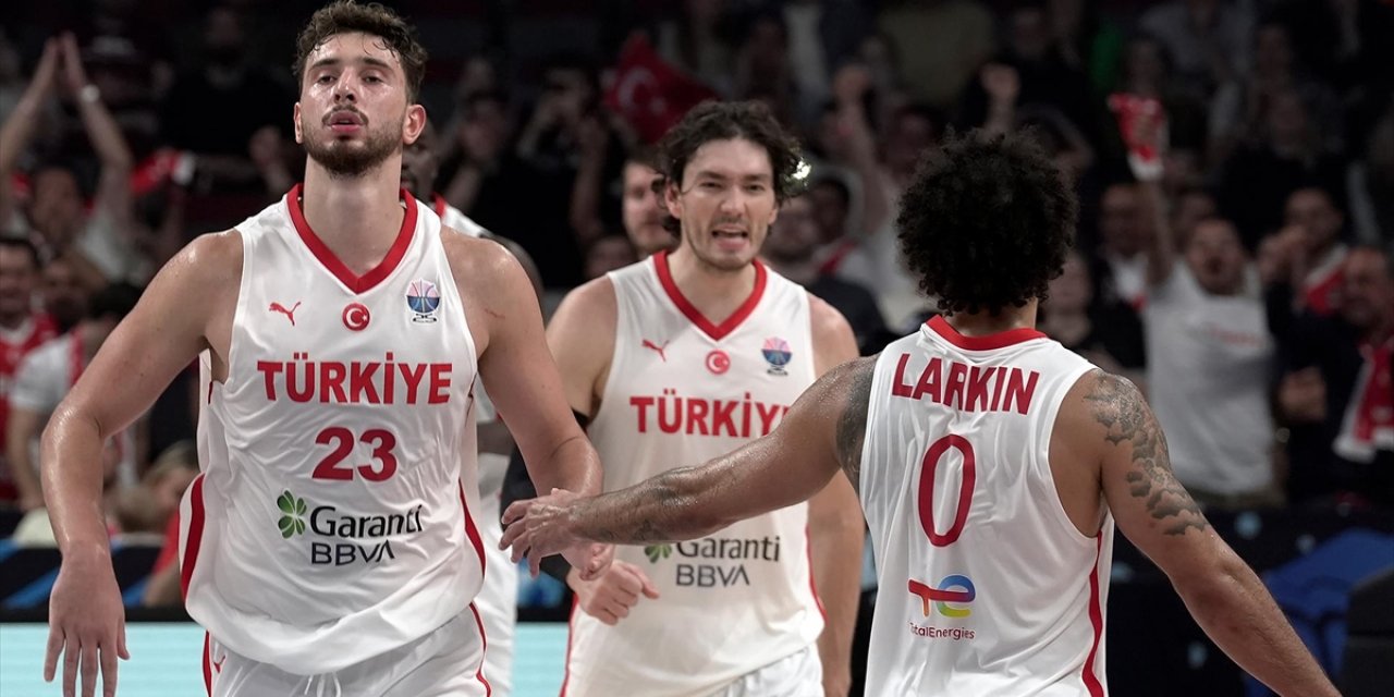 A Milli Basketbol Takımı Yarı Final İçin Sahaya Çıkıyor