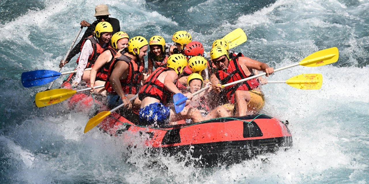 Antalya'daki Bir Mahallelinin Geçim Kaynağı Rafting Oldu