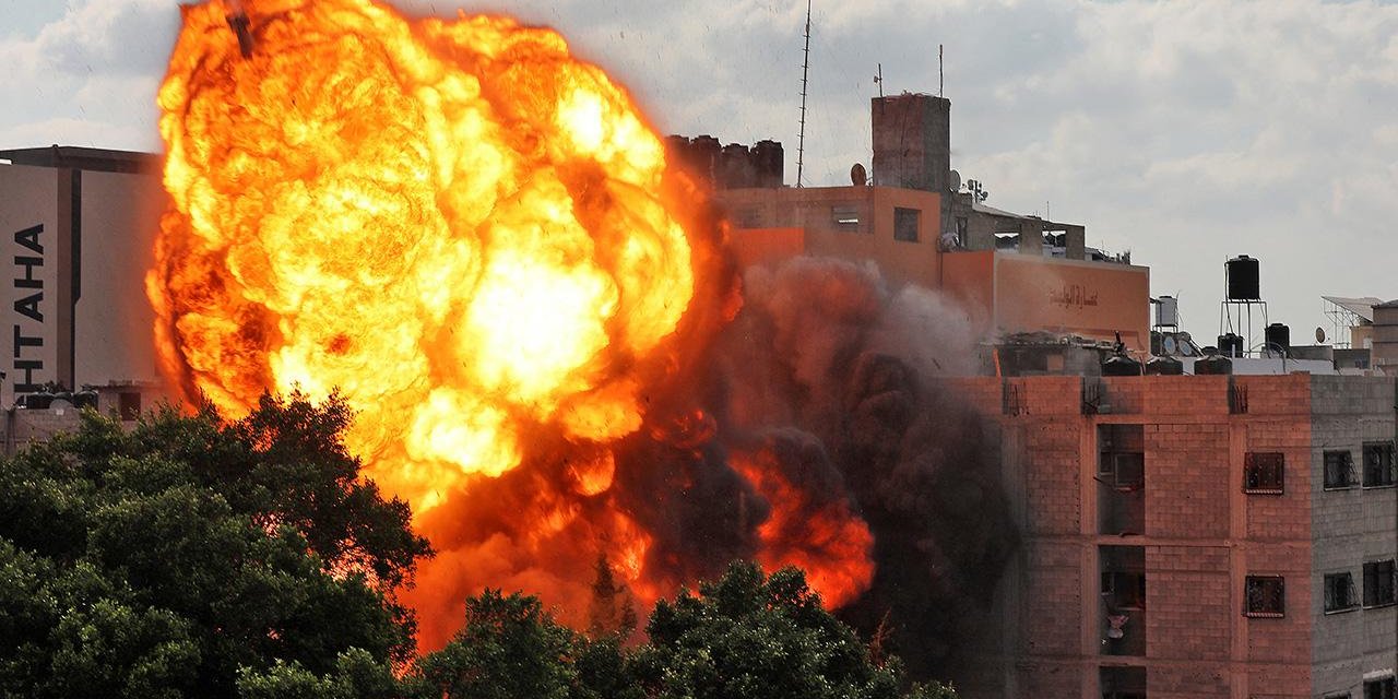 İsrail Katar'da Bomba Yağdırdı