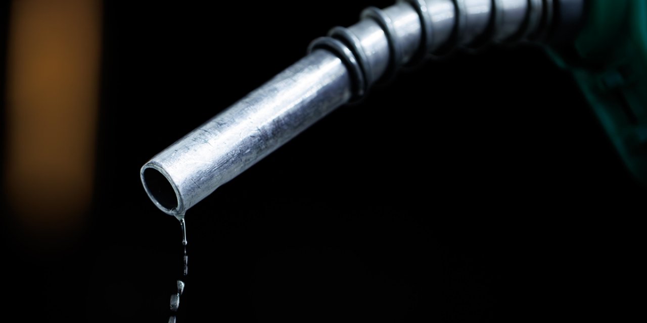 ABD, Petrol Fiyatı Tahminini Bu Yıl İçin Yükseltti, 2026 Öngörüsünü Korudu