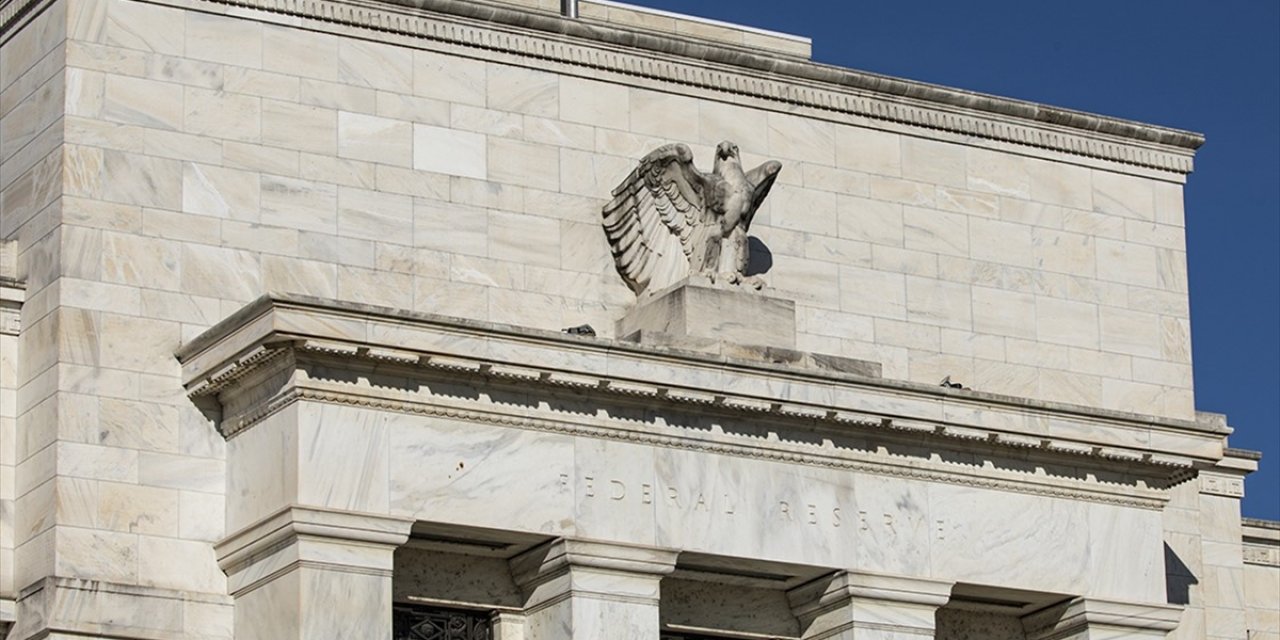 Trump Yönetimi, Mahkemeden Cook'un Fed'de Kalmasına İzin Veren Kararı Durdurmasını İstedi