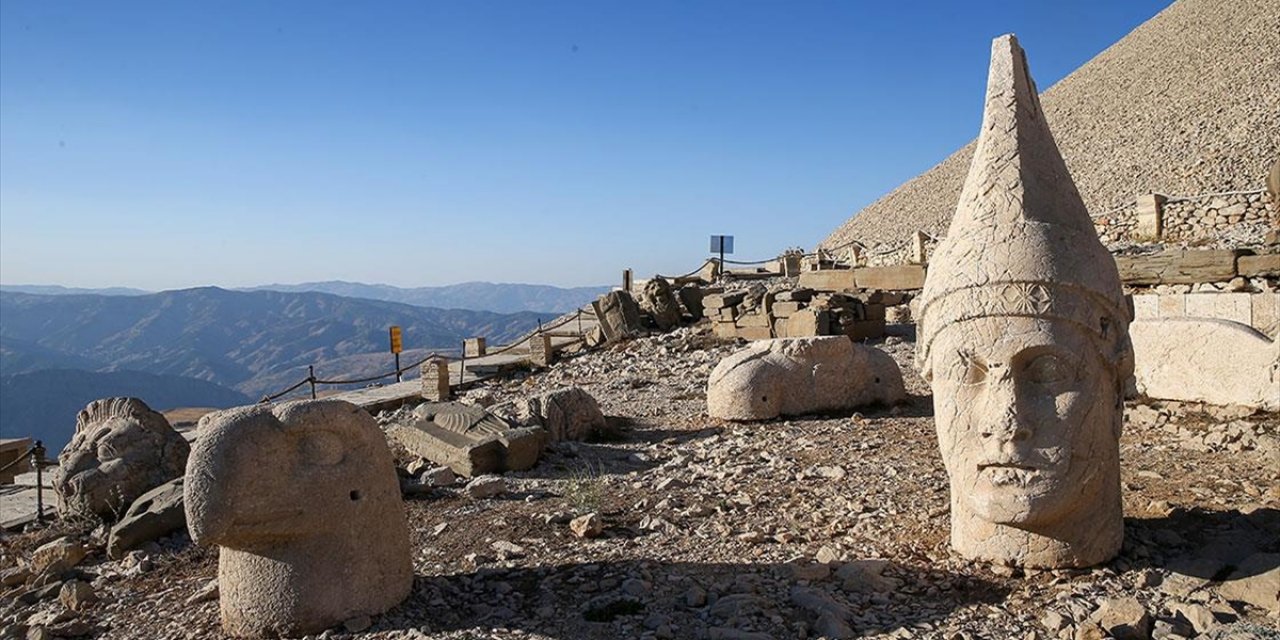 Nemrut Dağı'nı 7 Yılda 1 Milyon 38 Bin Kişi Ziyaret Etti