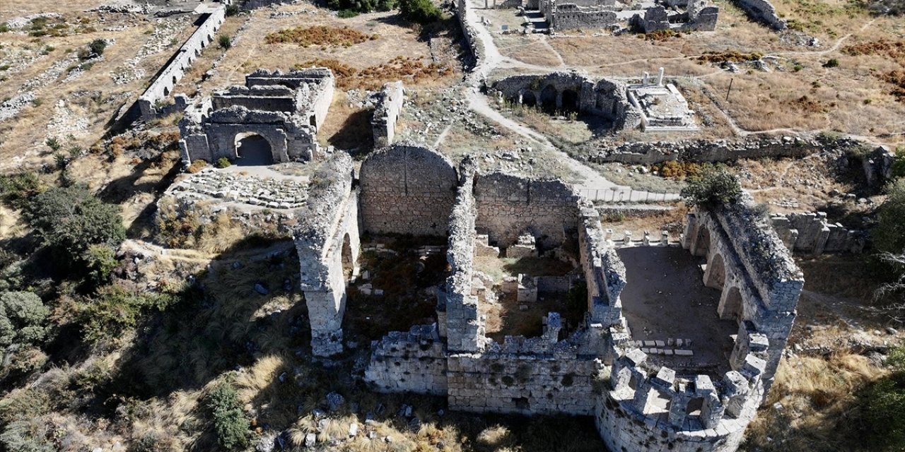 Tlos Antik Kenti'nde Stadyum İle Çevresindeki Dükkanlar Restore Ediliyor