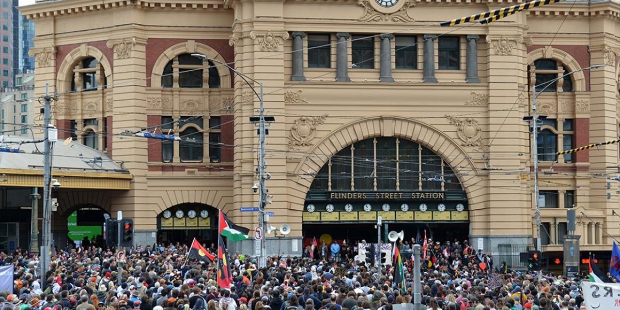 Yeni Zelanda Ve Avustralya'daki Filistin'e Destek Gösterilerine On Binlerce Kişi Katıldı