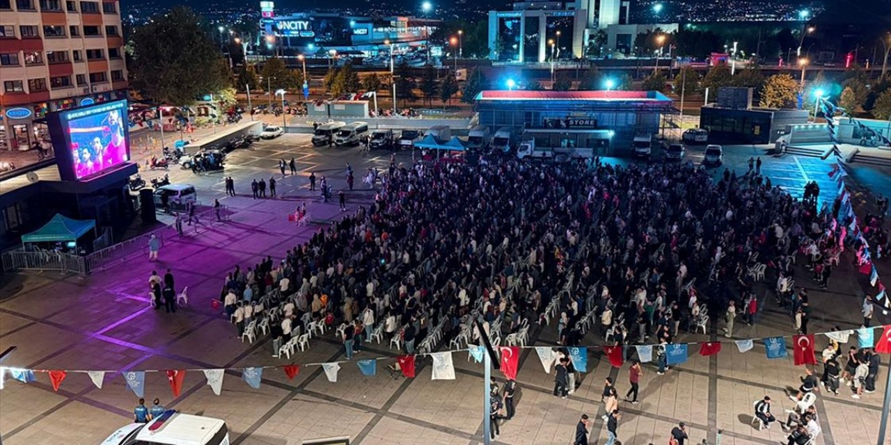 Türkiye-Almanya Eurobasket 2025 Final Maçı Dev Ekranlardan İzlendi