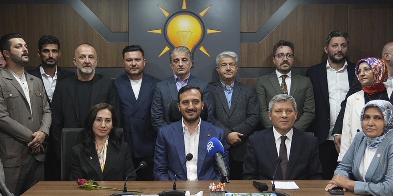 AK Parti Beykoz İlçe Başkanlığı'nda Teşkilat Tanışma Programı Yapıldı