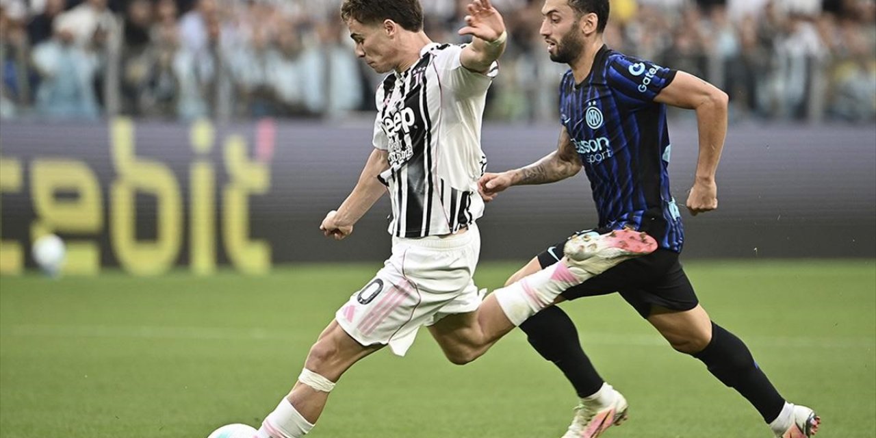 İtalyan Basını, Kenan Yıldız ve Hakan Çalhanoğlu'nu Takımlarının "En İyisi" Seçti