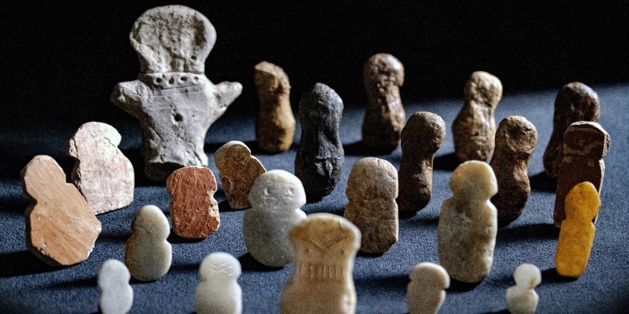 Tavşanlı Höyük'te 4 Bin 500 Yıllık İdoller Gün Yüzüne Çıkarıldı