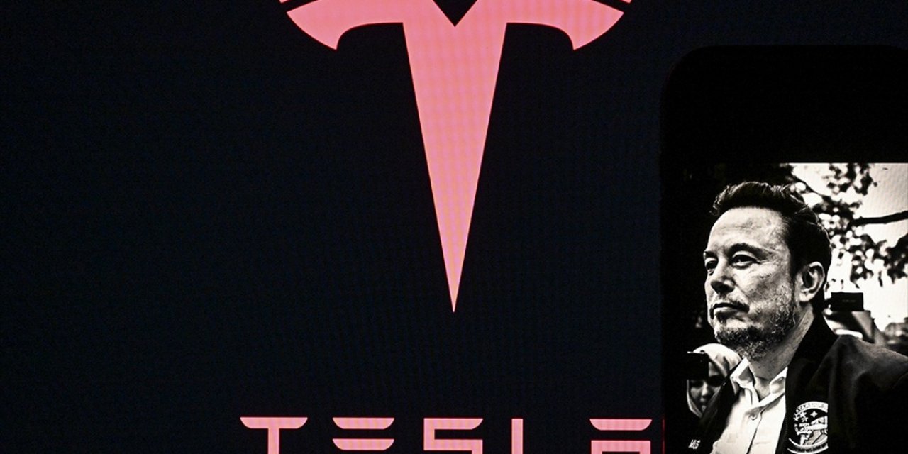 Elon Musk, Yaklaşık 1 Milyar Dolarlık Tesla Hissesi Aldı