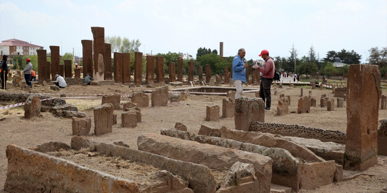 Selçuklu Meydan Mezarlığı'nda Ortaya Çıkarılan Mezar Sayısı 10 Bini Aştı