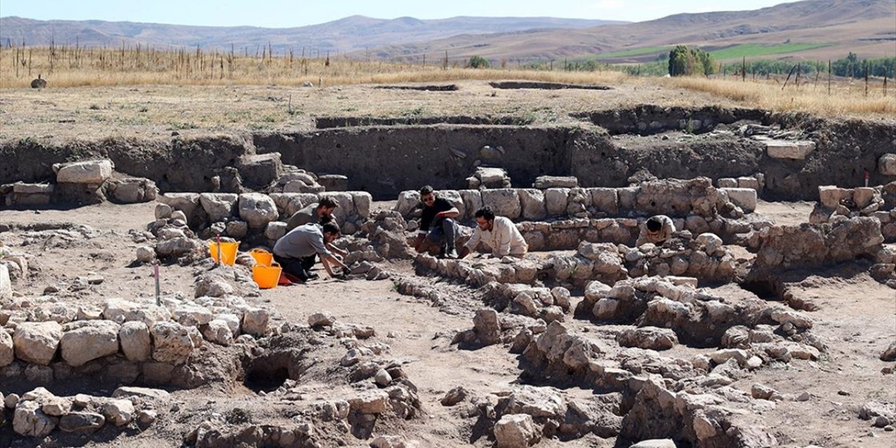 Hitit Yerleşim Yeri Kayalıpınar'da 56 Çivi Yazılı Tablet ve 22 Mühür Baskısı Bulundu