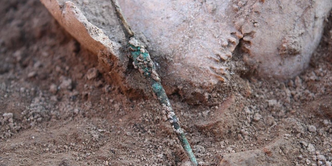 İkiztepe Höyüğü'ndeki Kazılarda "Hediyeli Mezarlar" Ortaya Çıkarıldı