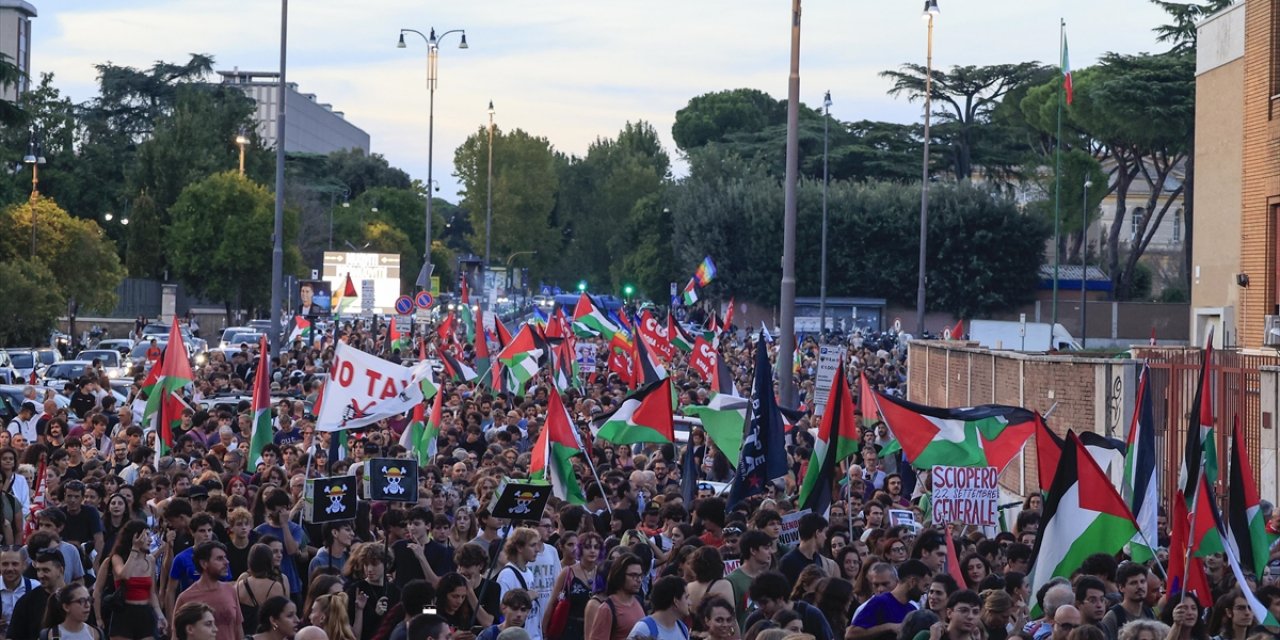 İtalya'da İsrail'in Gazze'deki Soykırımı ve İşgali Protesto Edildi