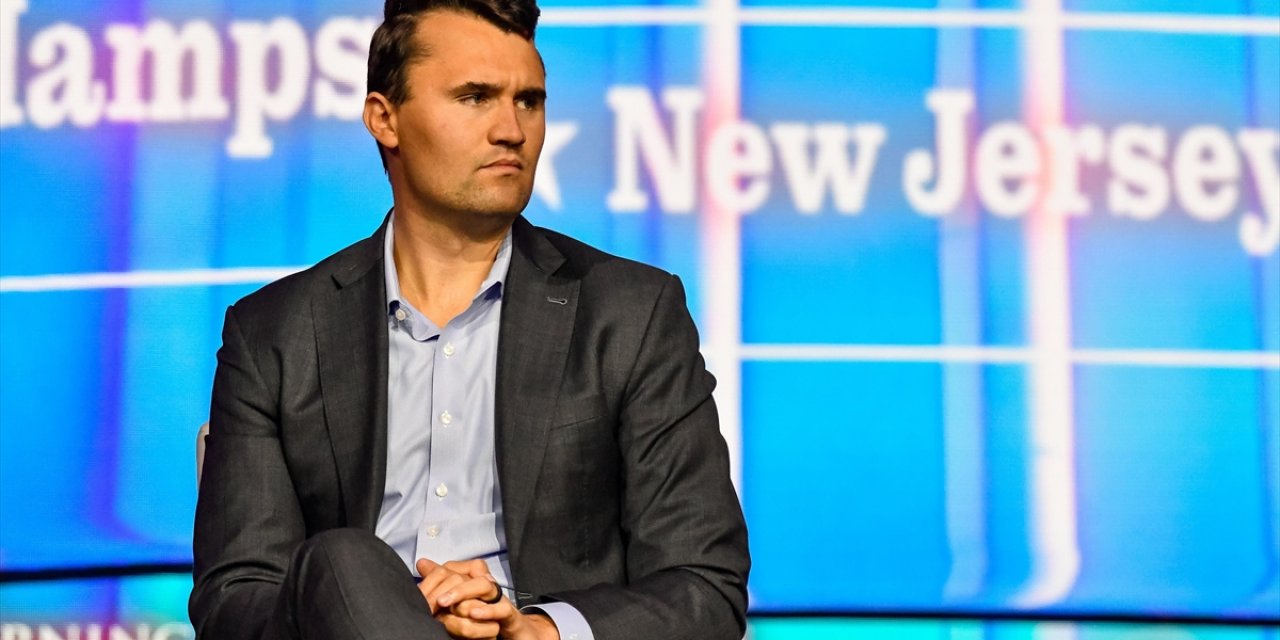 ABD’de Komedyen Jimmy Kimmel’ın Tv Şovu Charlie Kirk Paylaşımları Sonrası Süresiz Askıya Alındı