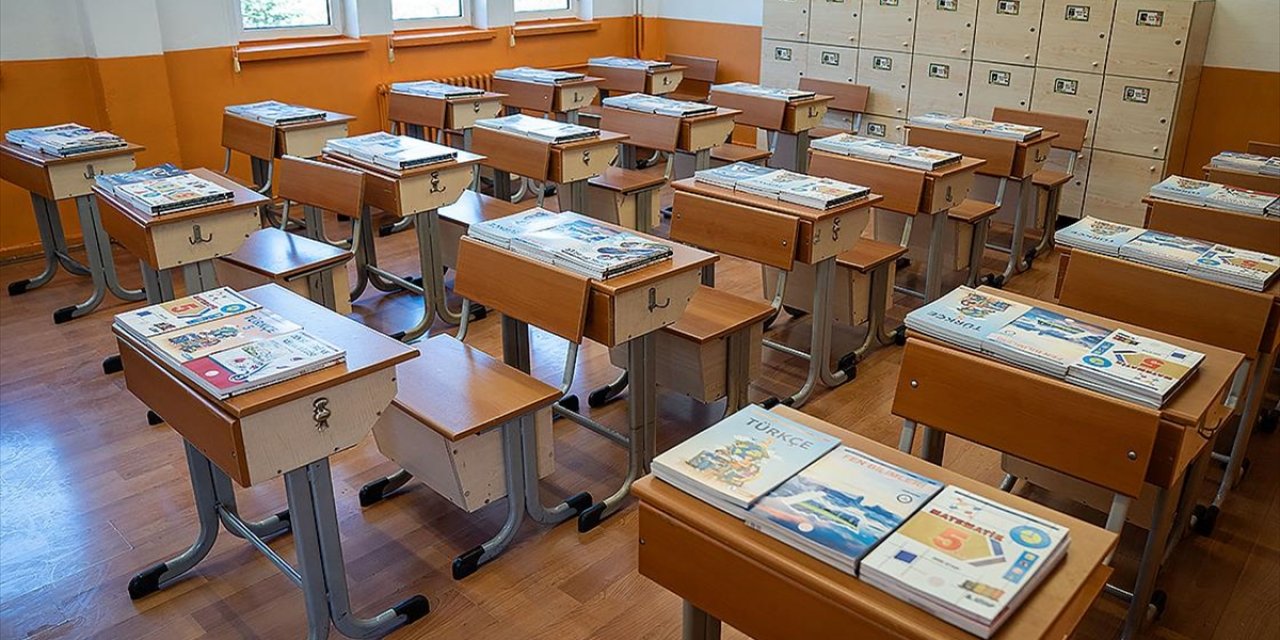 LGS Sınav Sorularının Temel Kaynağı Ücretsiz Dağıtılan Ders Kitapları Oldu