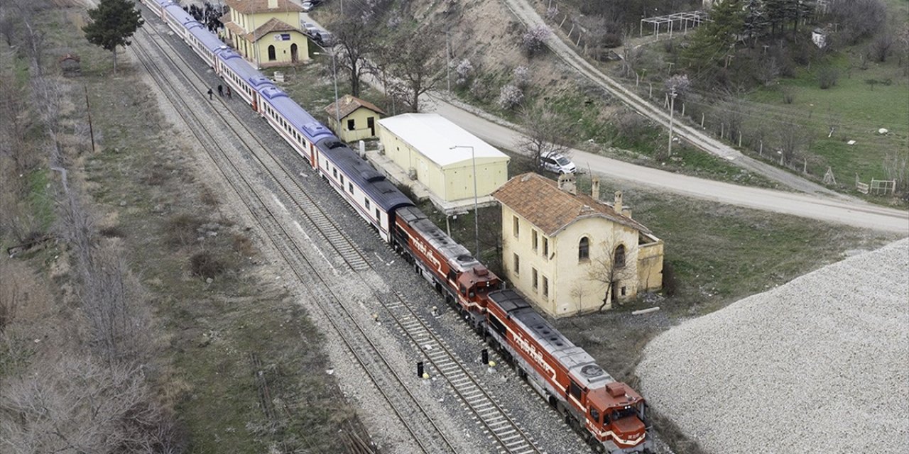 Turistik Karaelmas Treni Sonbahar Seferlerine Başlıyor