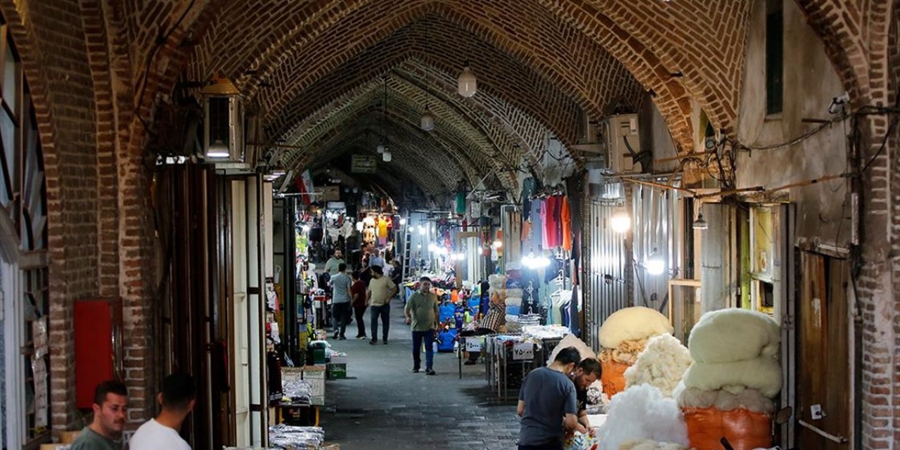 Selçuklular Döneminde İnşa Edilen Tebriz Kapalı Çarşısı Yüzyıllar Boyunca Ticaretin ve Kültürün Simgesi Oldu