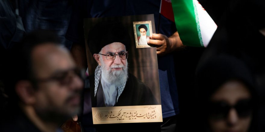 Hamaney: Düşmanlar İran İle Irak Arasında Anlaşmazlık Yaratmaya Çalışıyor Ancak Komploları Etkisiz Kalacak