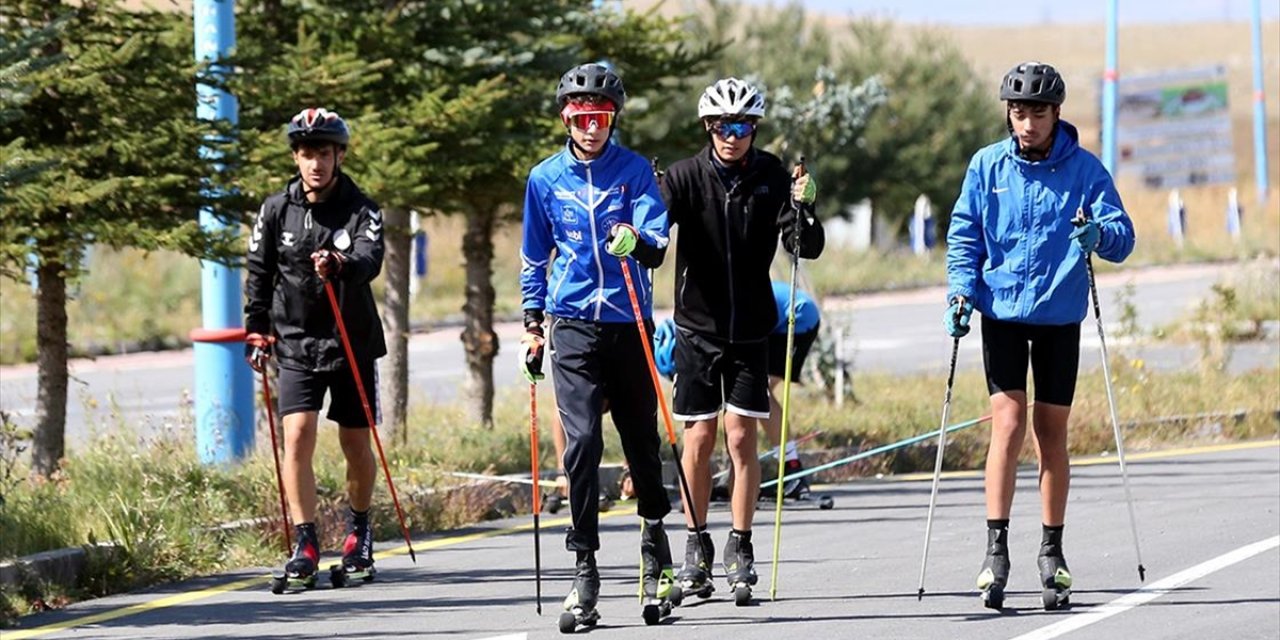 Milli Sporcular Asfaltta Tekerlekli Kayak Antrenmanlarıyla Kışa Hazırlandı